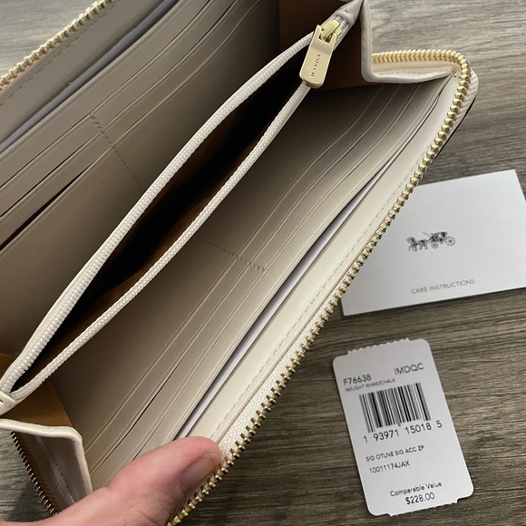 Coach | accordion wallet | NWT - Picture 3 of 3